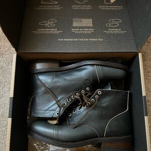 Brand New!!Thursday boot company “Vanguard” Mens indigo combat boots USA size 8